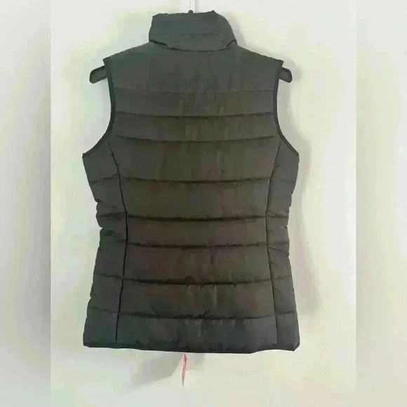 Puma essentials black padded vest size xs NWT - Picture 9 of 15